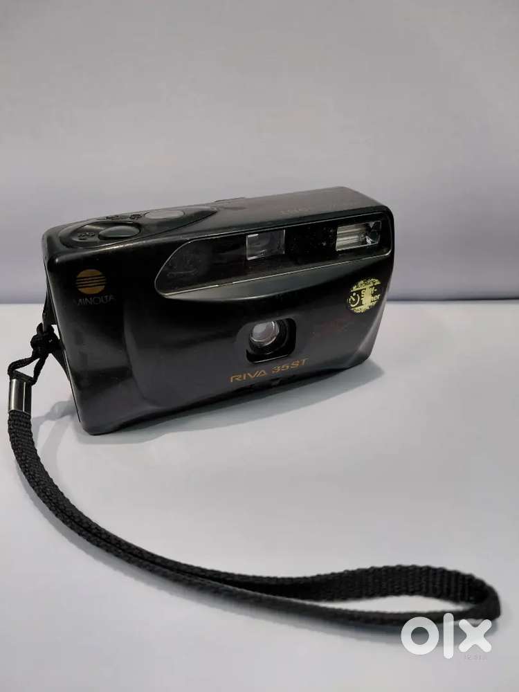 VINTAGE CAMERA