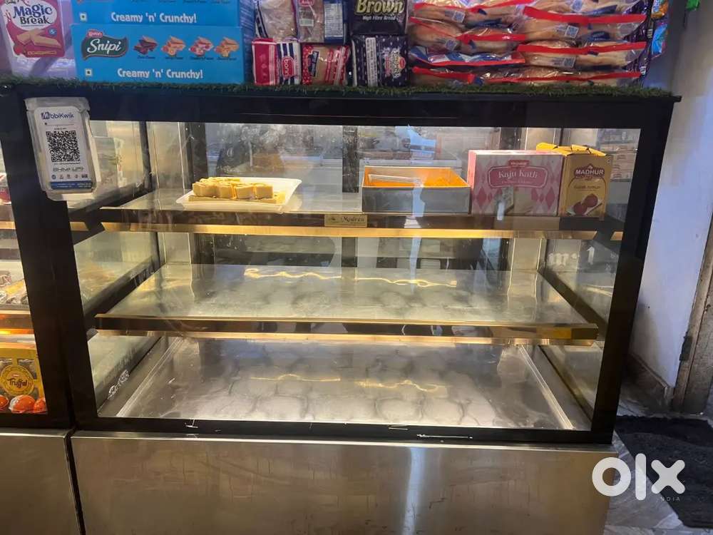 4 foot Ac Display candy counter fridge cake pastry counter