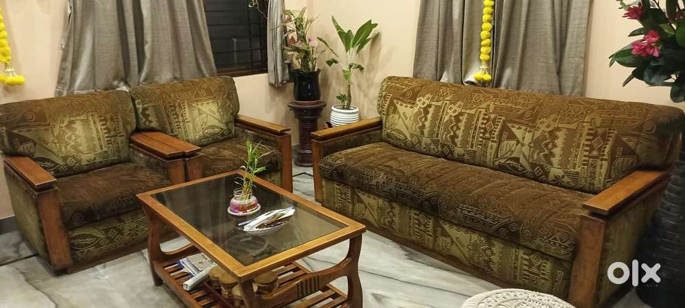 5 seater Pure Sagwan (Teak) Wood Sofa Set