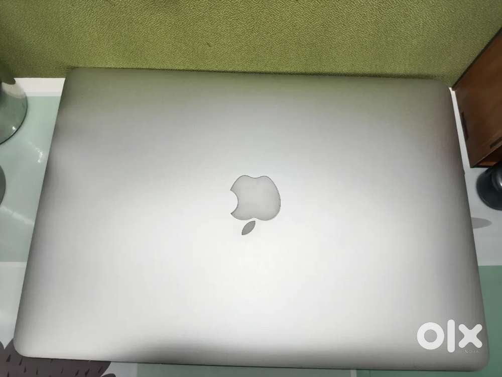 Apple Macbook Air