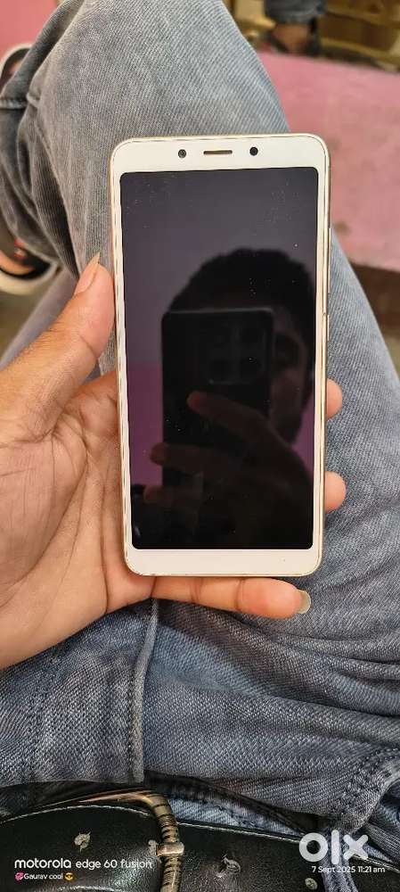 Redmi 6A ( 2 ram ) ( rom 32 )