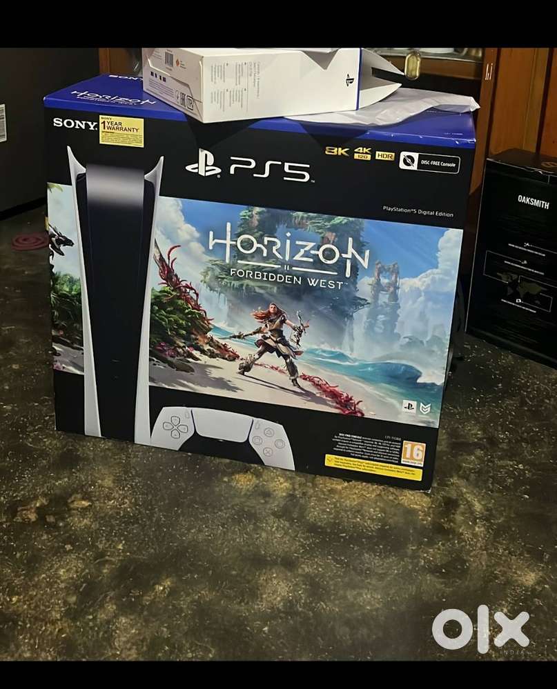 PS 5 digital with 2 controller