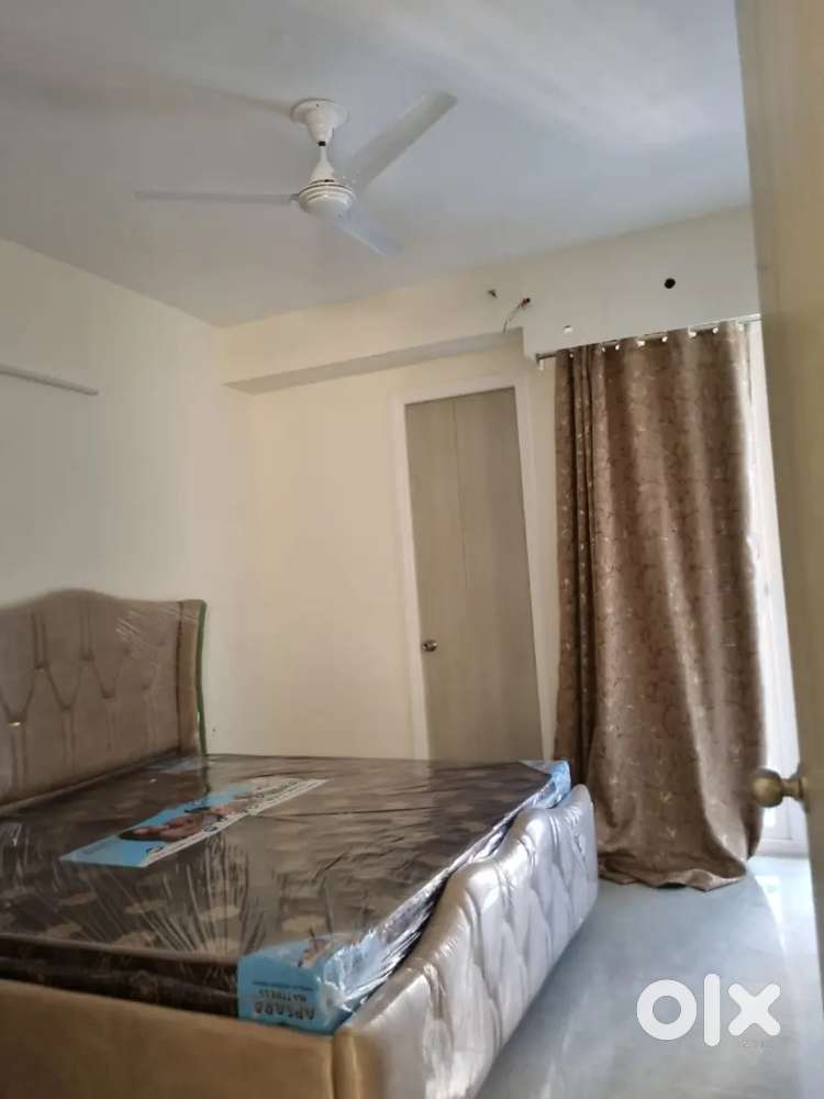 3bhk fully furnished flat available