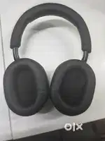 Sony - xm5 headphones , 2 years old