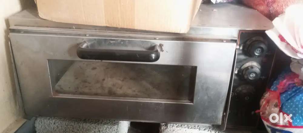 Commercial pizza oven