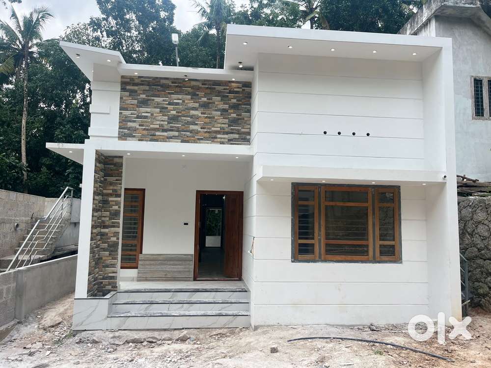New 1000sqft Njandoorkonam Ayiroopara