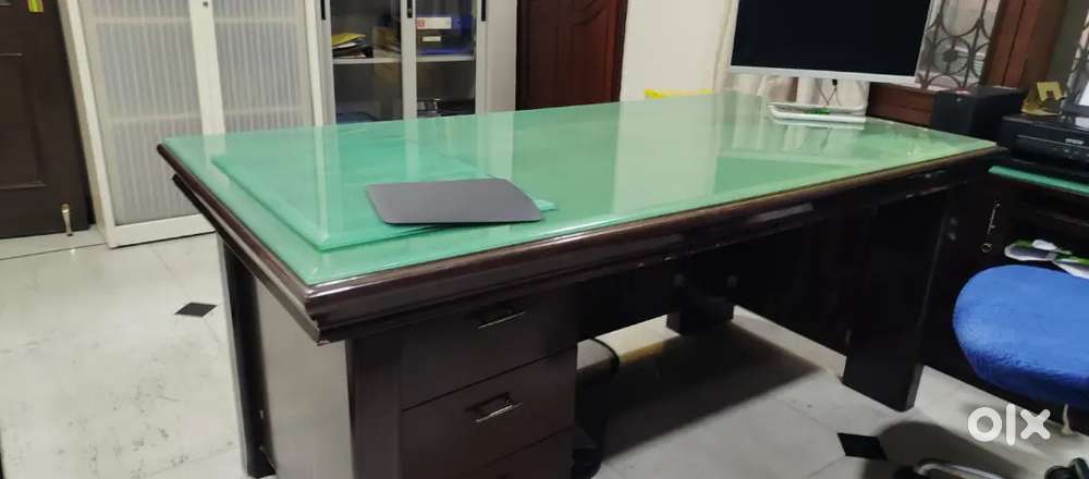 Office table
