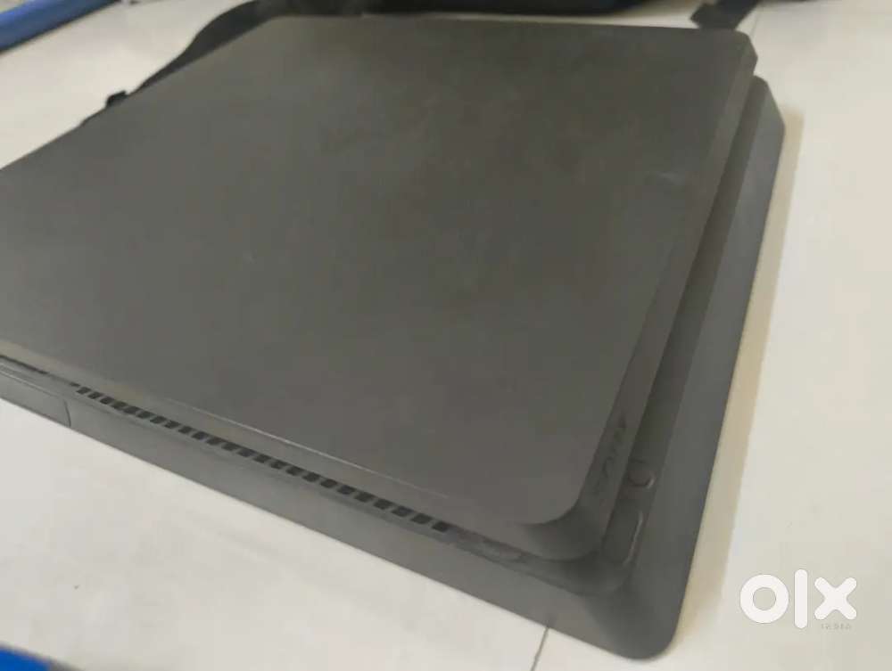 PS4 SLIM 1TB