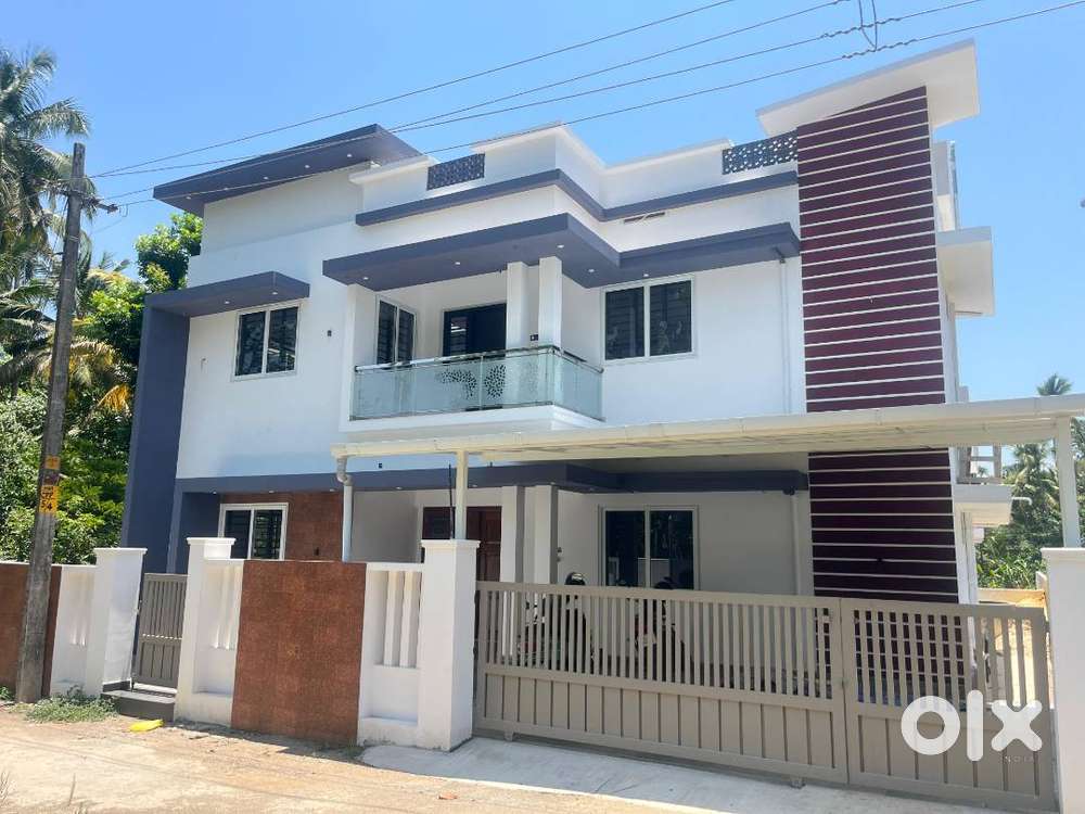 2000Sqft villa/6.1cent/4bhk 85 lakh  / Amala   Thrissur
