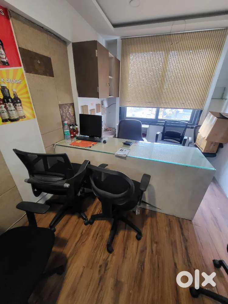 BOSS CABIN WORK-STATION-10 FURNISHED OFFICE AT RENT PALASIYA INDORE