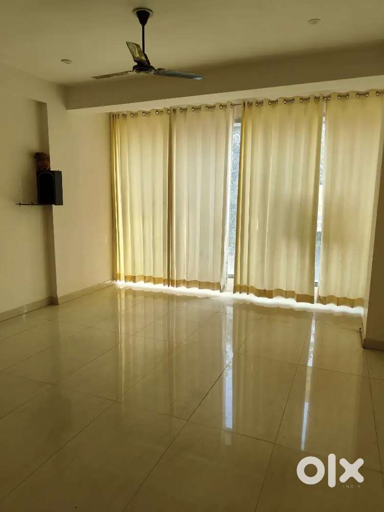 800 sqft semi furnished commercial space available in murlipura.