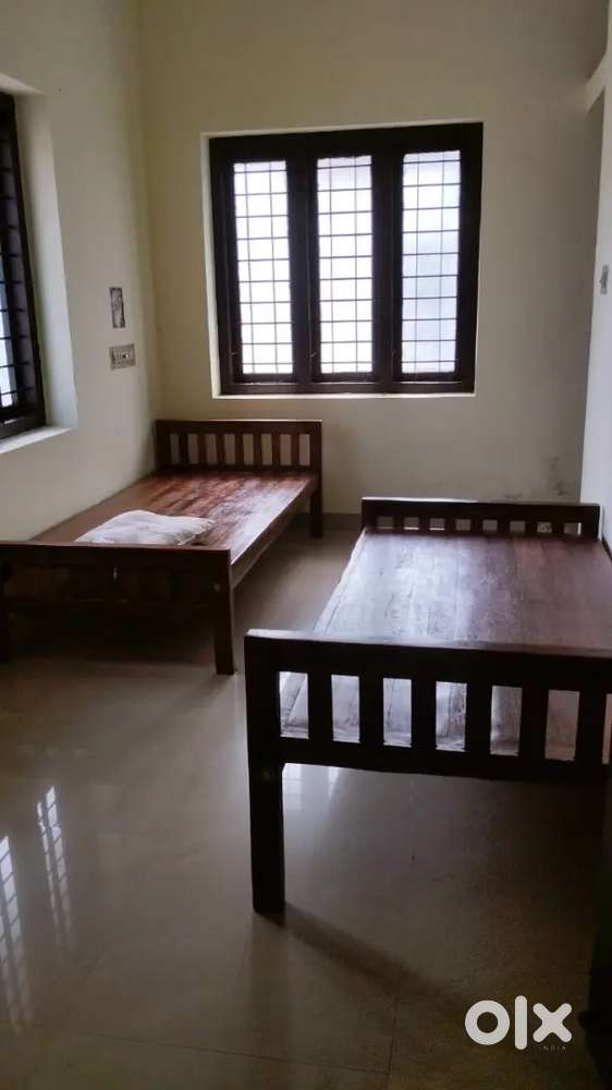 Women's PG near law college, Collectorate