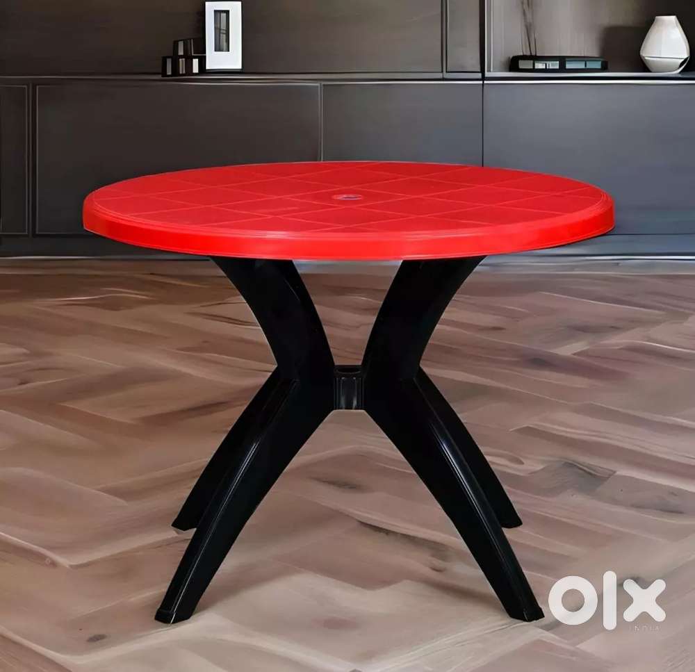 Supreme dinning table
