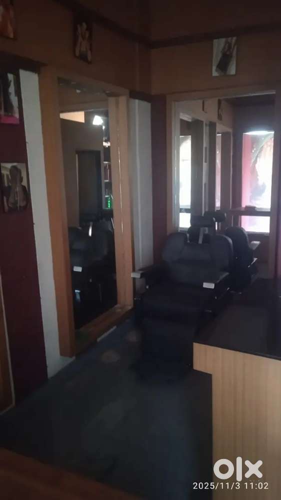 Kannur road nr Christian college shop for rent.semi furnished