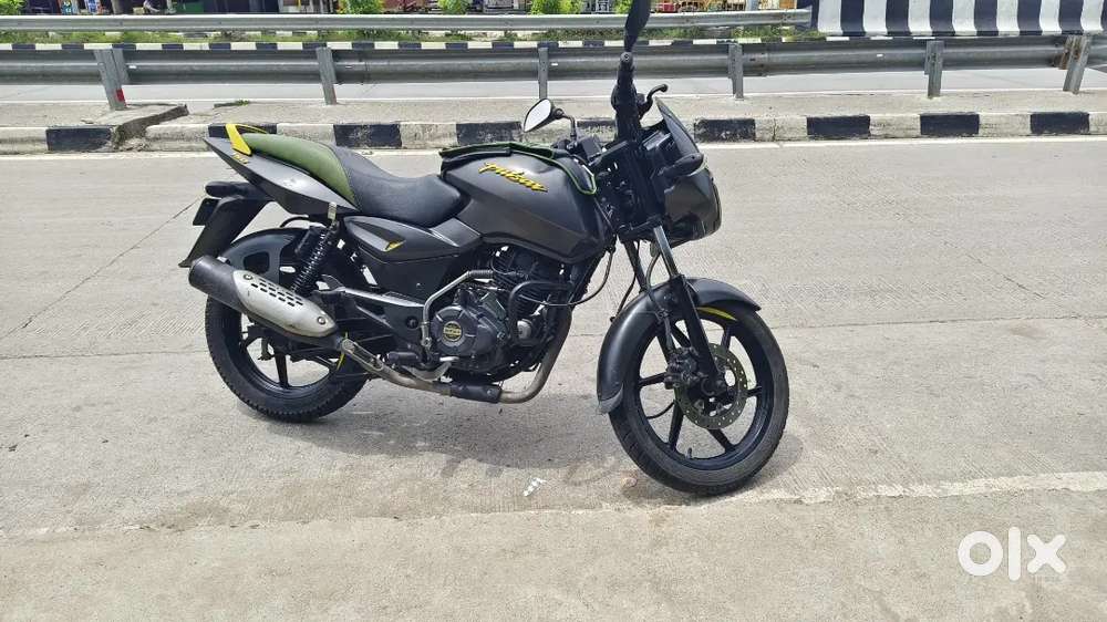 Pulsar 150 Neon