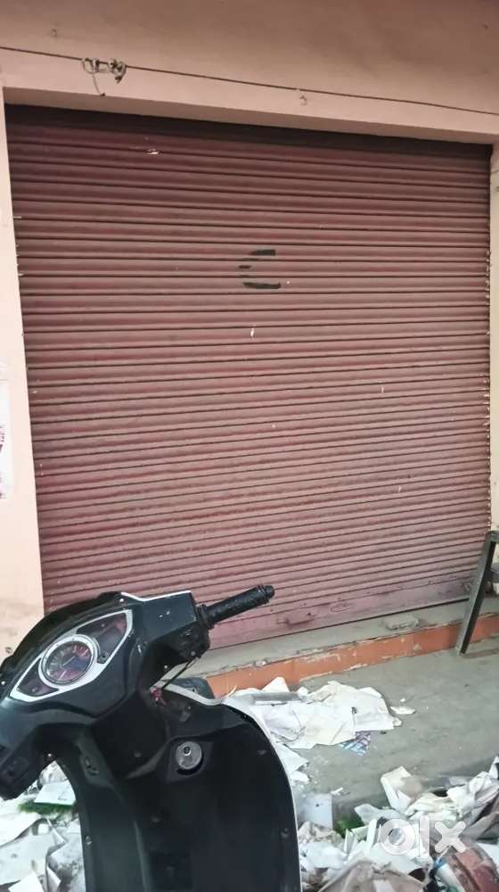 180 spftShop for rent in airport road