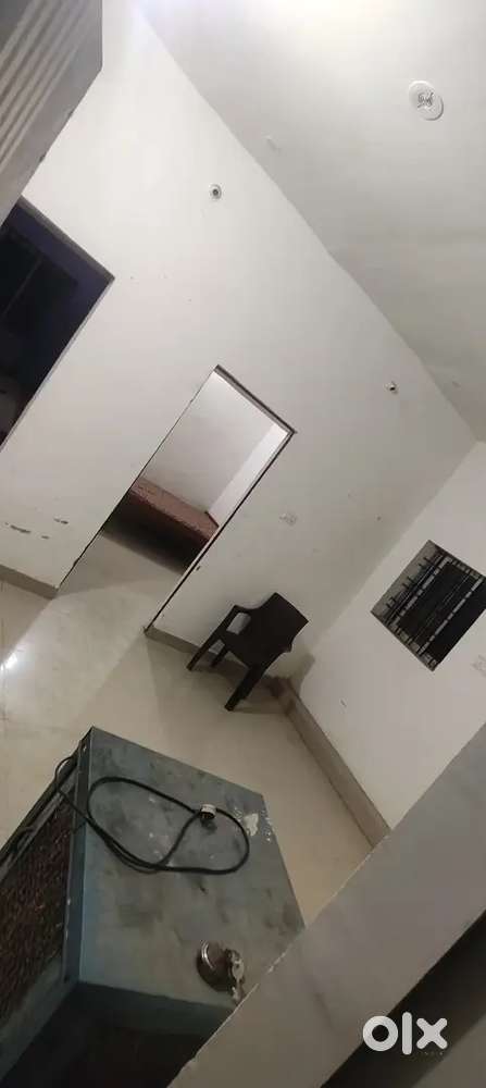 Single Room atteched kitchen let bath available for rent