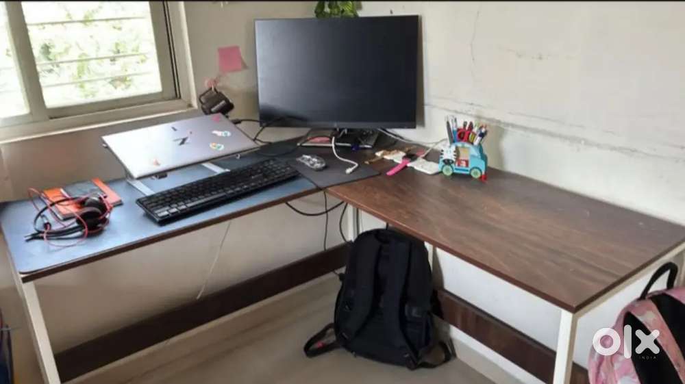 Wooden L Shaped Excellent condition table