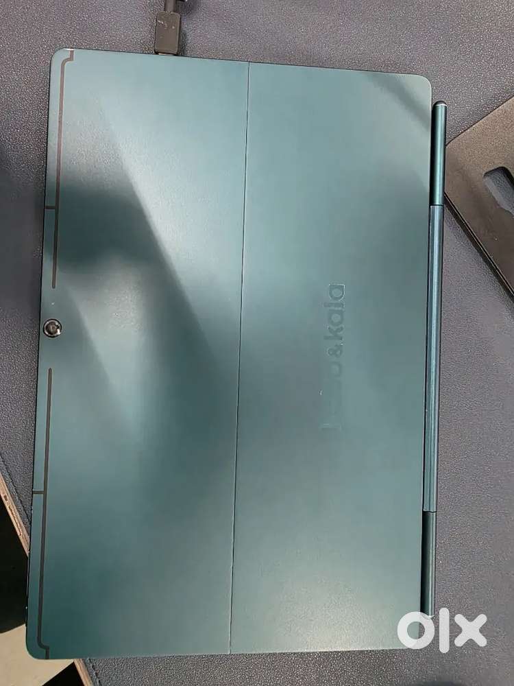 Robo kala 2 in 1 Laptop tablet