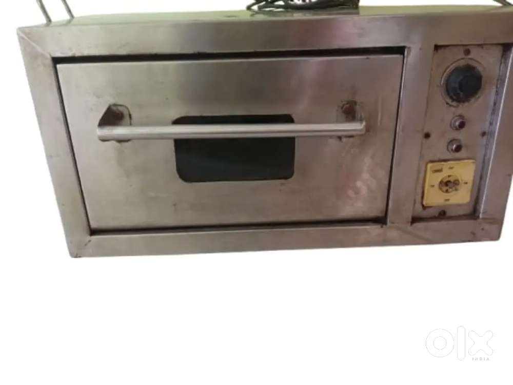 Industrial pizza oven for hotel or catering business