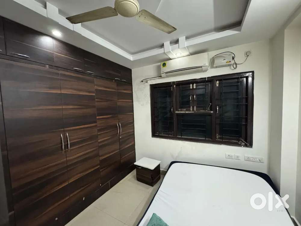 One  1 AC room in a luxury flat ( fully furnished)