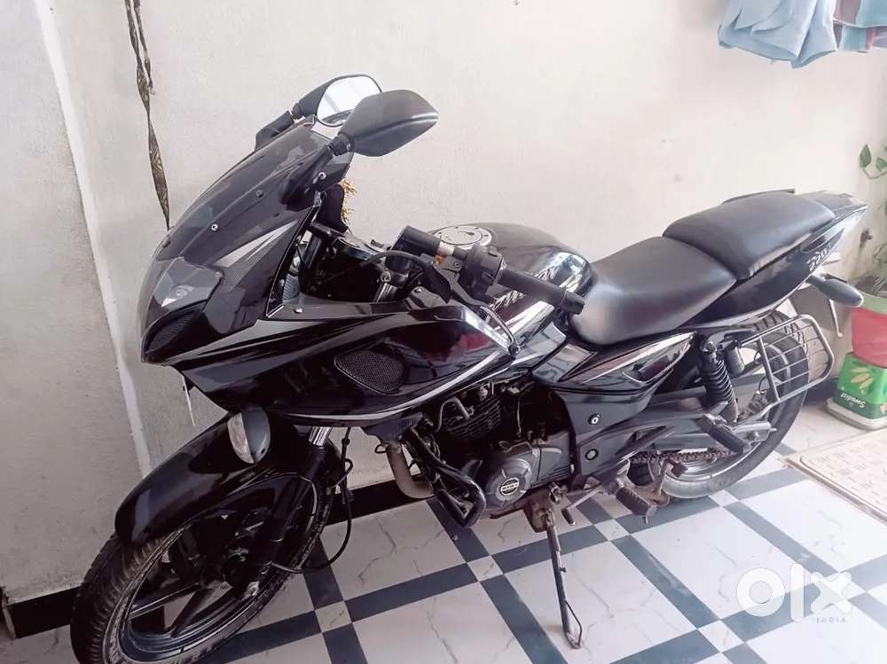 Pulsar 220 2018 last ka modal 30000 chali hai