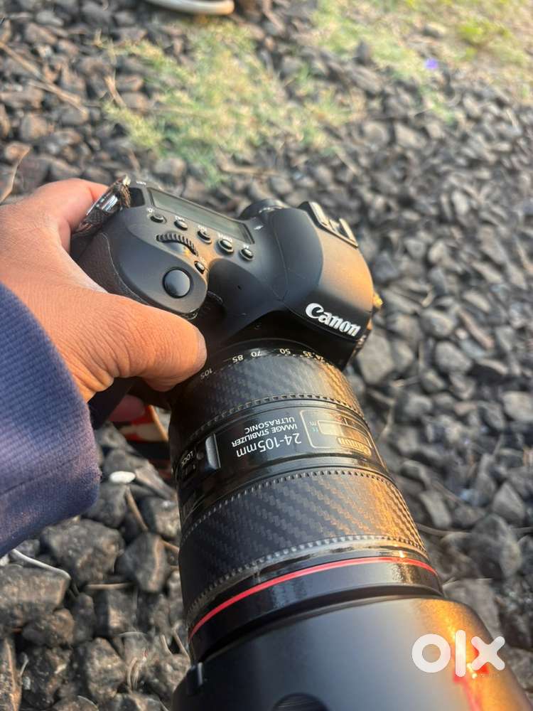 Canon6d mark ii good condison 2battry 24.105 lensh
