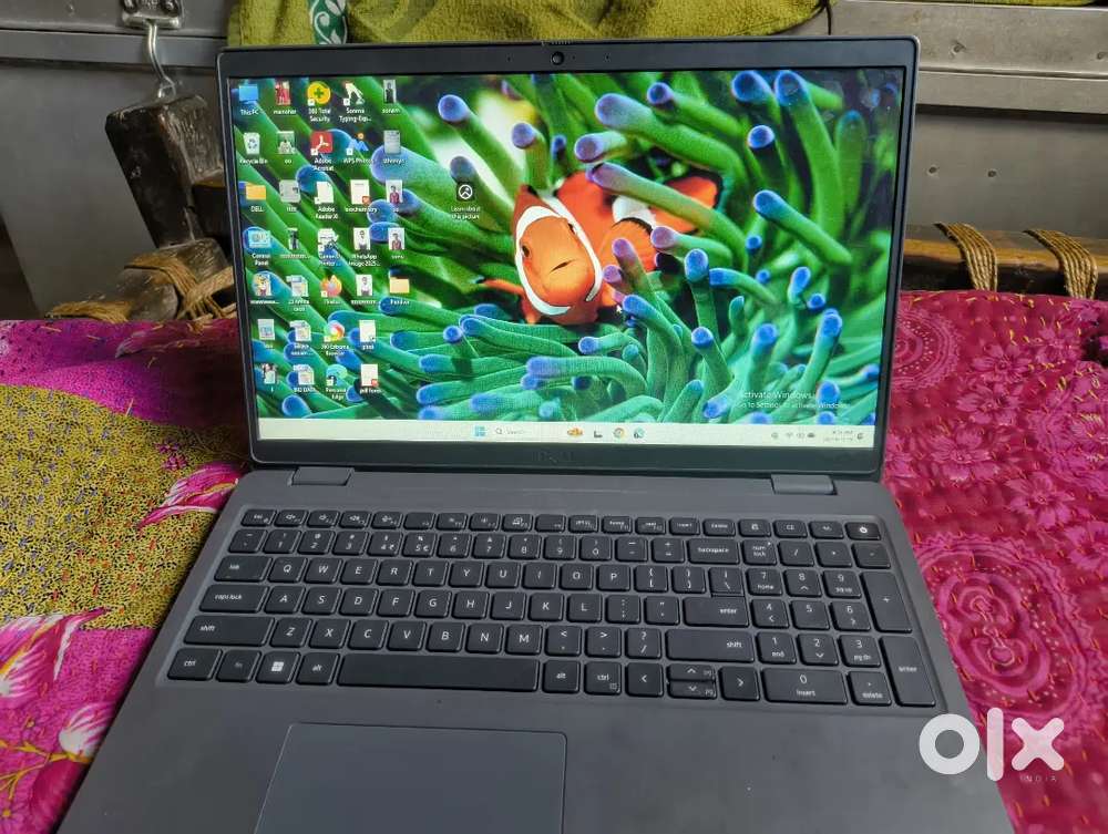 DELL LAPTOP 8 MONTH OLD storge  8, 512  Intel core i3