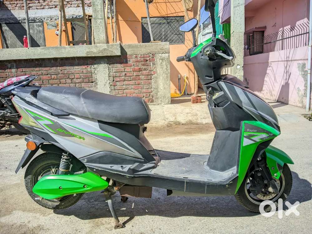 Raptor electric scooter
