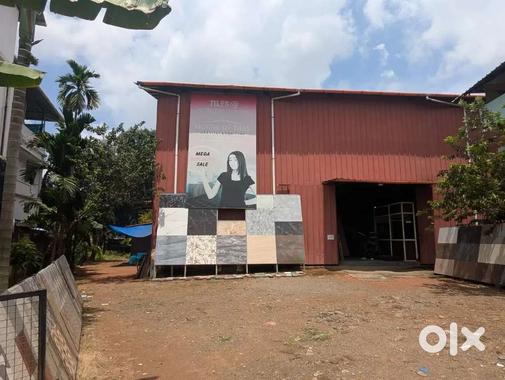 5000sqft godown in 20cents plot at kundannoor junction