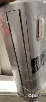Voltas 1.5 ton 5 star  ac 2013 non inverter running condition.