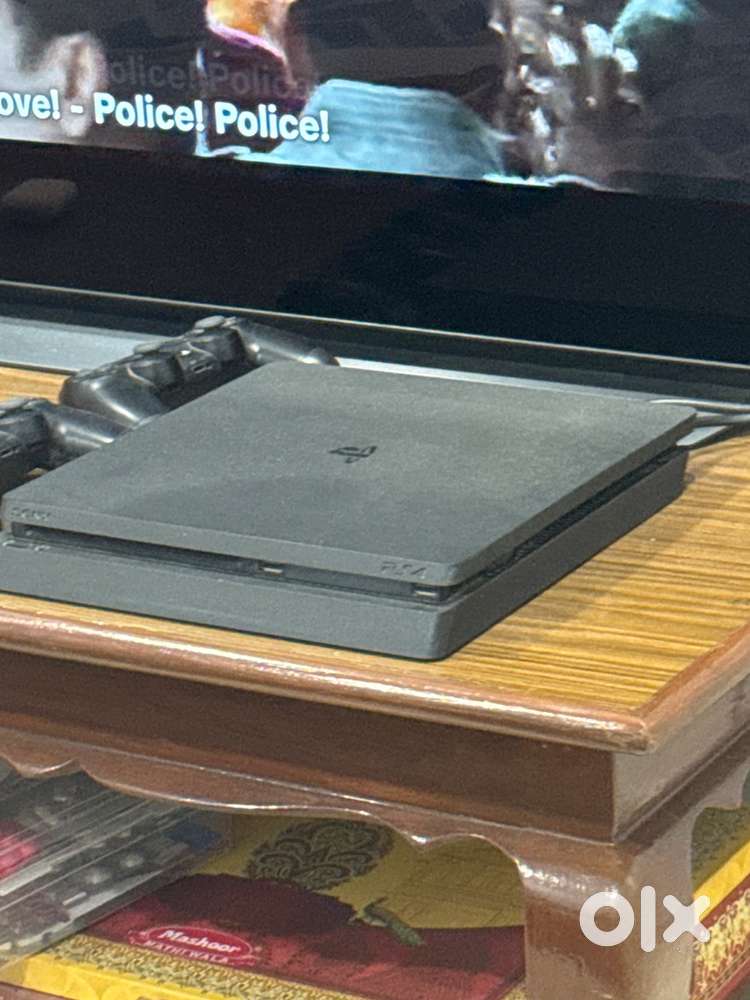 Ps4 1 TB Slim with Drive Club