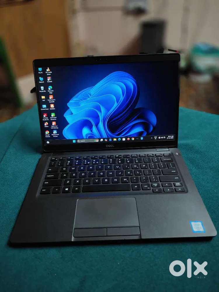 Dell Latitude Laptop  5300   touch screen
