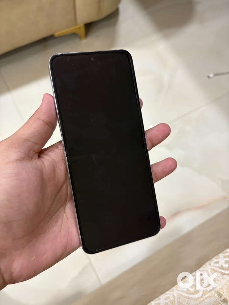 Flip 5 brand new phone