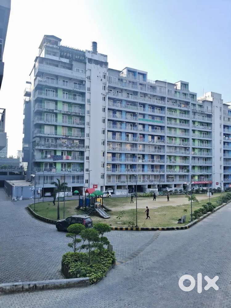 3bhk flat in Golf Estate