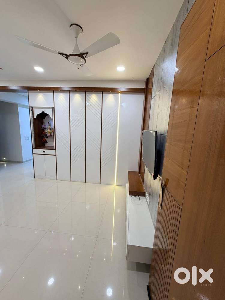 2 BHK Luxury Semi-Furnished Apartment in Chandkheda for Veg Family