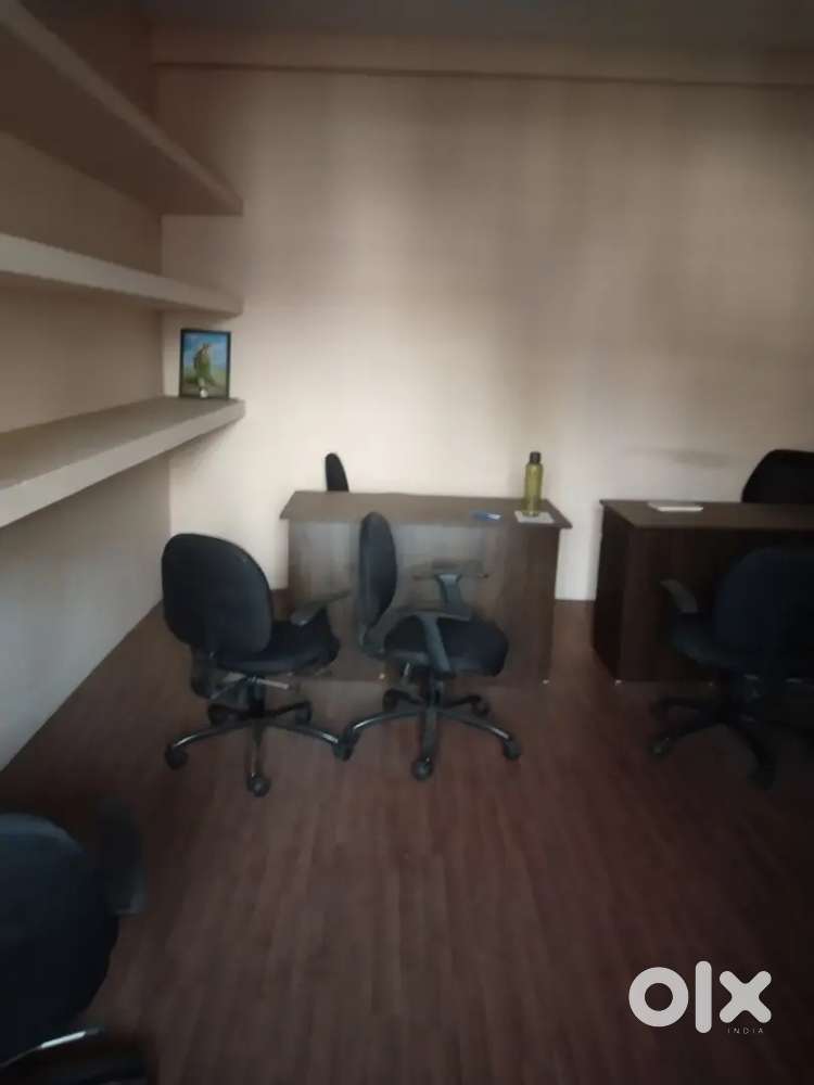 Rental 150sqft OFFIC OR commercial