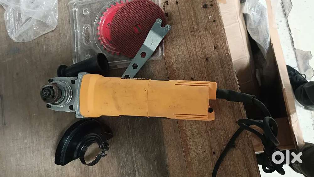 Angle Grinder Professional 600W