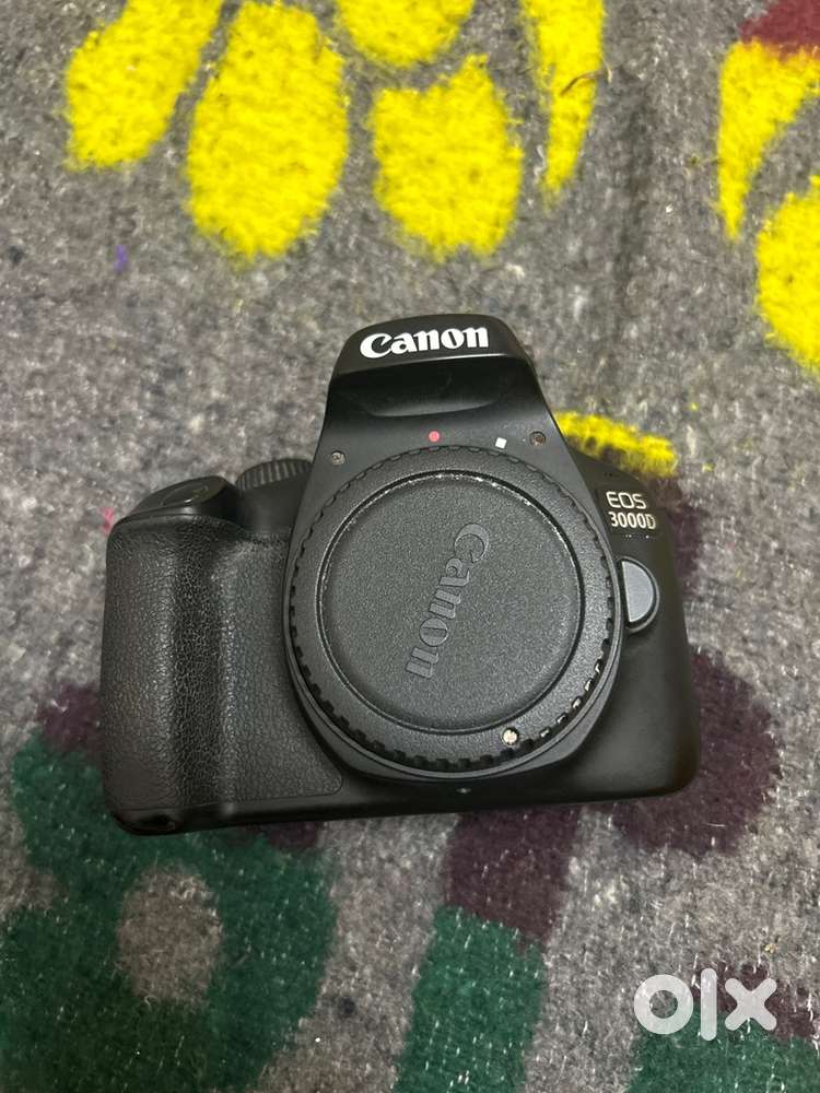 Canon 3000d camera with lens
