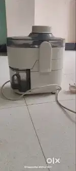 Juicer for fresh fruits and vegetables