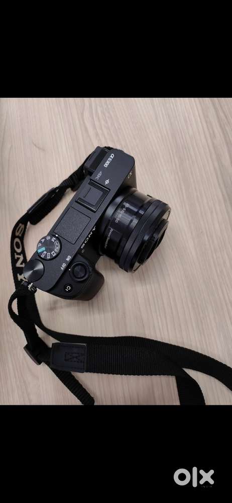 Sony 6300 with kit and zoom lens