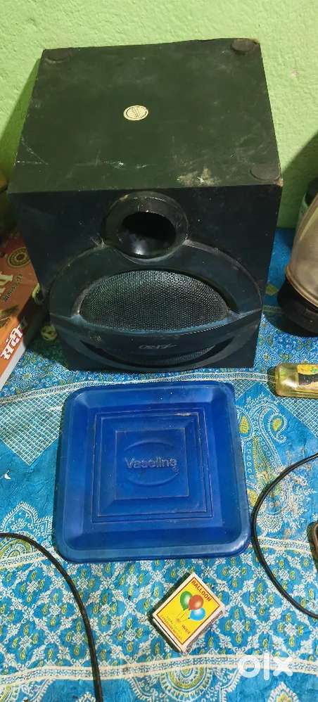 Fand d ka sound  box hai