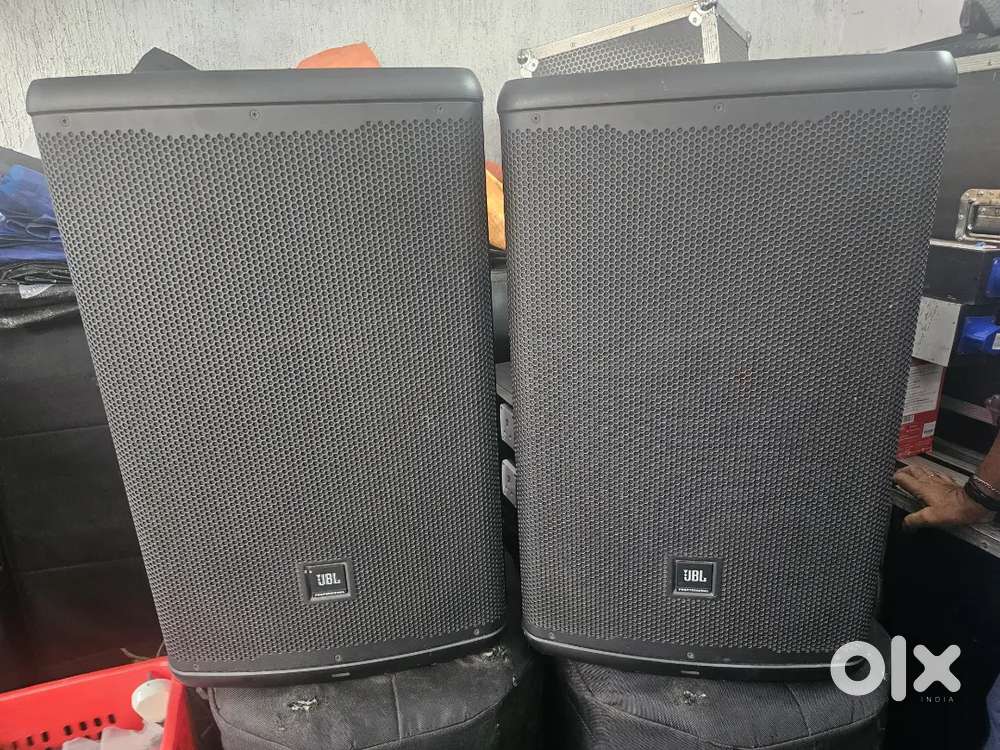 JBL Eon 715 active 1300 watt speaker
