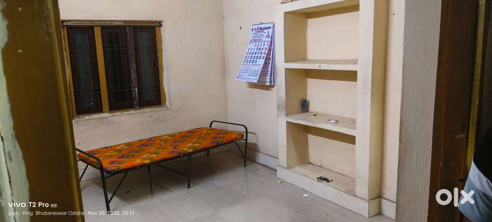 Room for rent in jharpada area