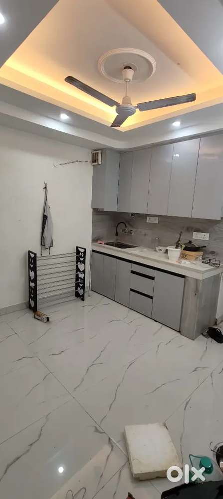 1bhk semi furnished flat