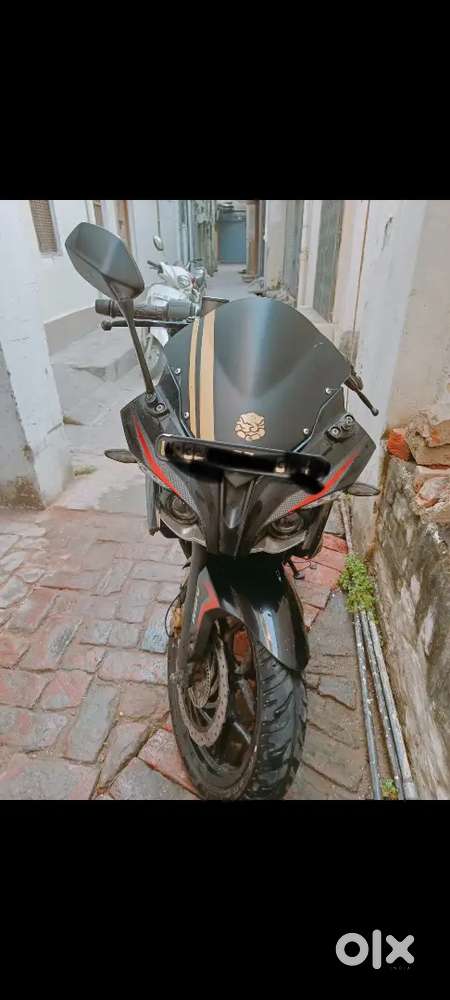 Pulsar rs 2000