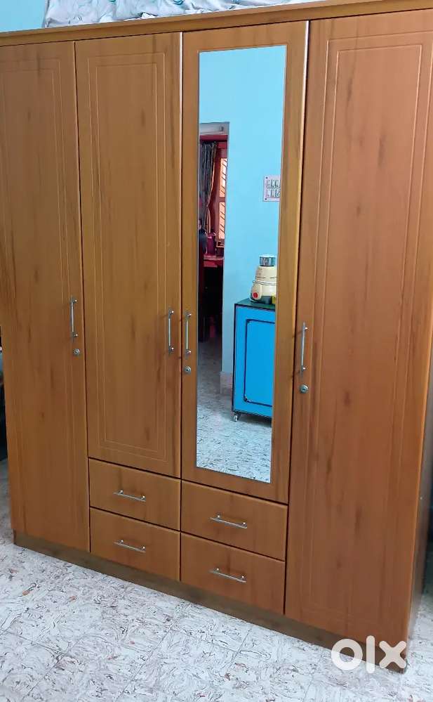 Engineered wood 4 doors wardrobe with mirror