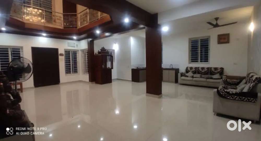 Semi furnished laxury flat available Kadri