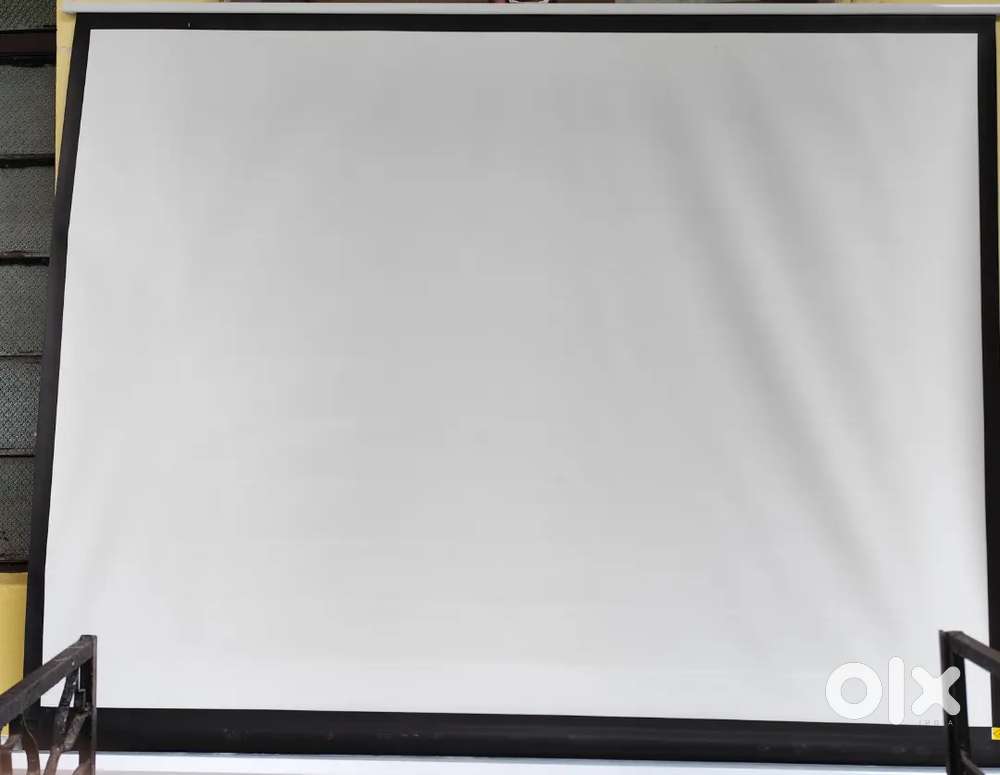 Projector manual screen 50*67 (84) without stand brand new