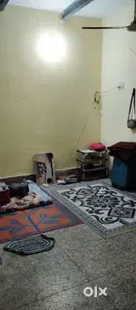 Girl room mate required